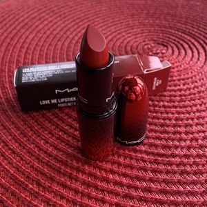 MAC Love Me Lipstick - E For Effortless